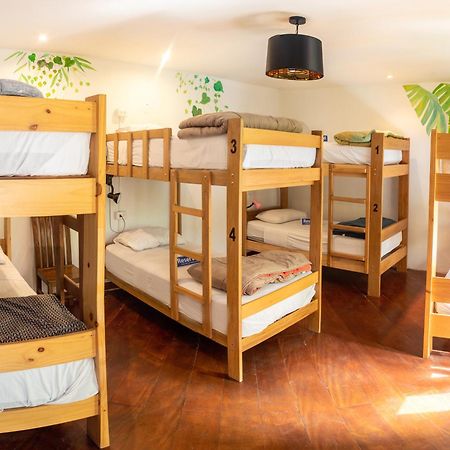 Rainbow Hostel Лима Екстериор снимка