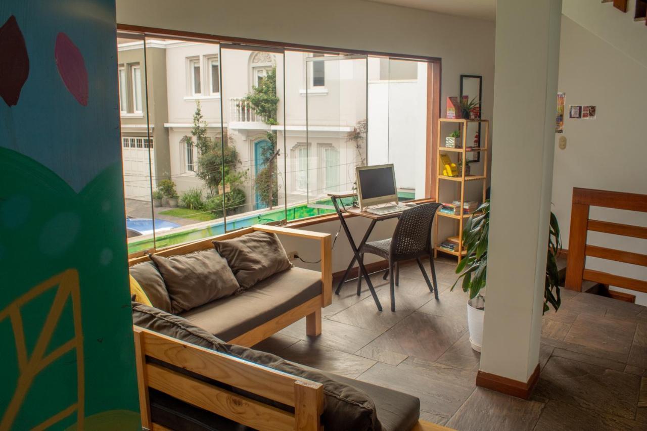 Rainbow Hostel Лима Екстериор снимка