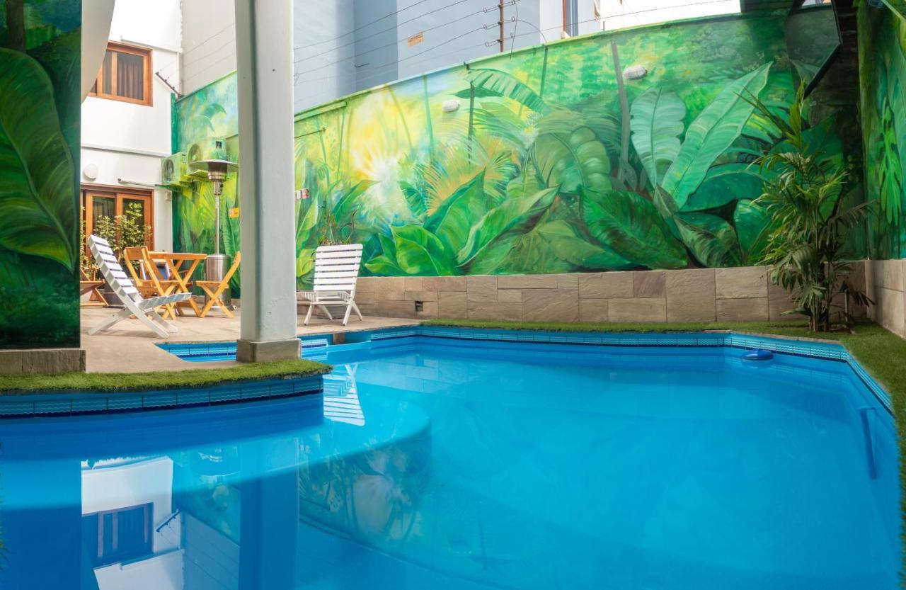 Rainbow Hostel Лима Екстериор снимка