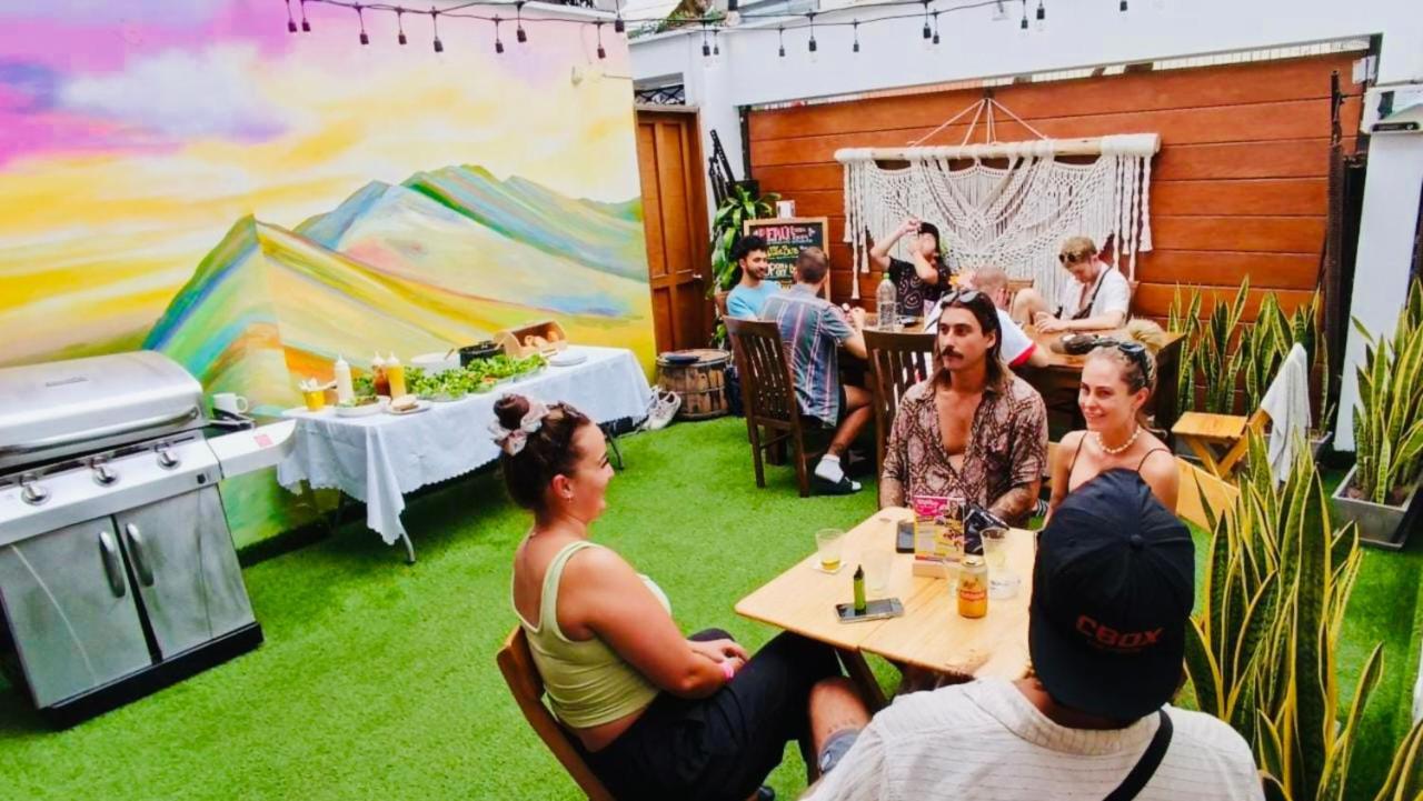 Rainbow Hostel Лима Екстериор снимка