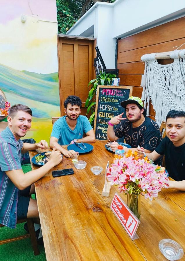 Rainbow Hostel Лима Екстериор снимка