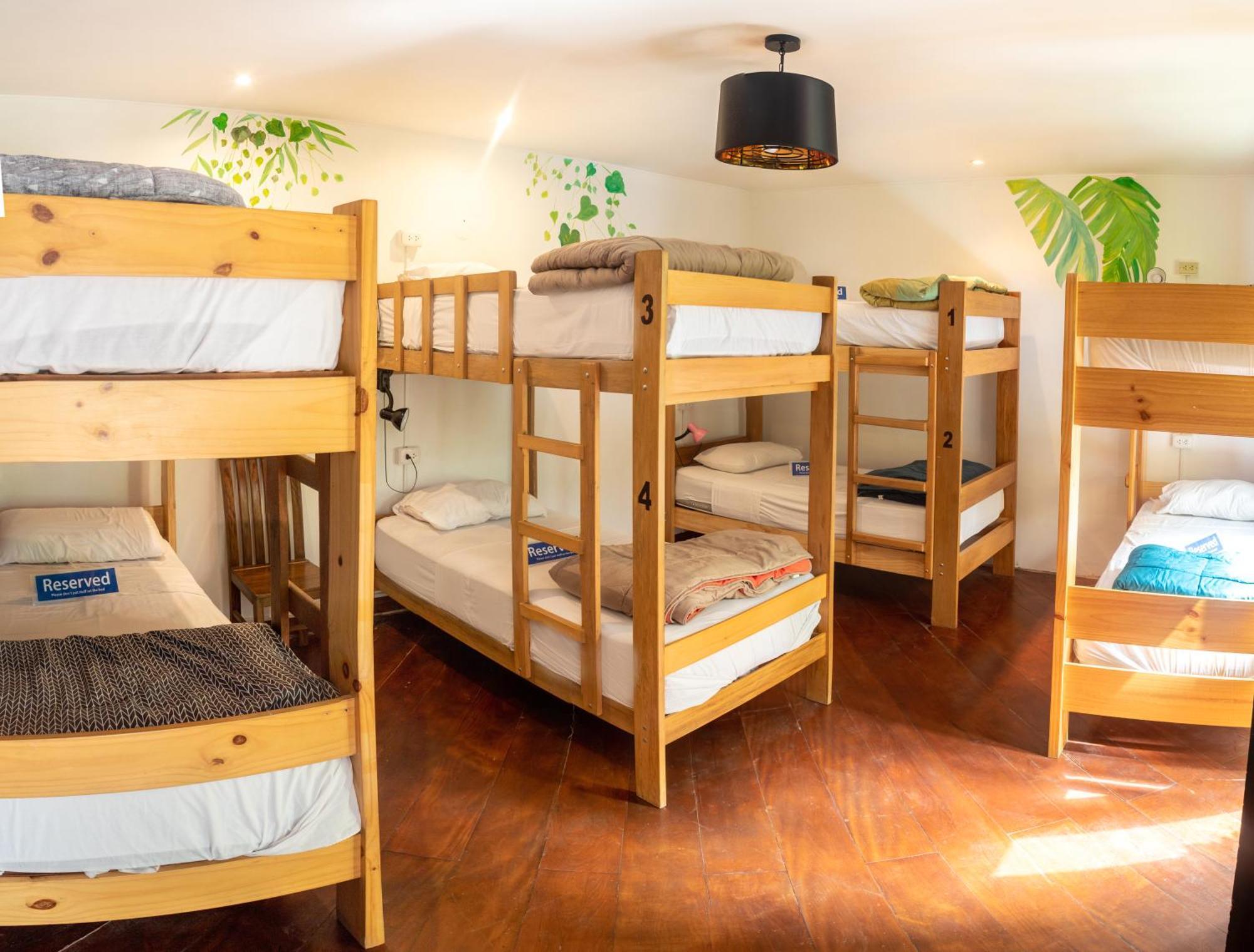 Rainbow Hostel Лима Екстериор снимка